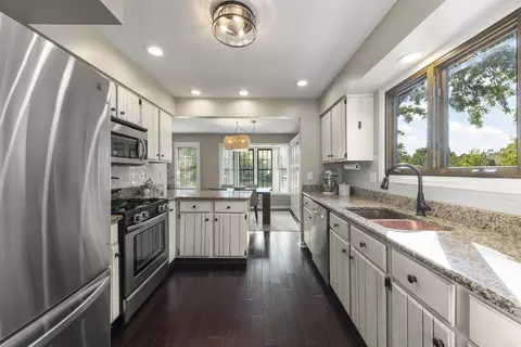 Kitchen - 1056 Devonshire Ave, Naperville, IL 60540 photo 3 of 3