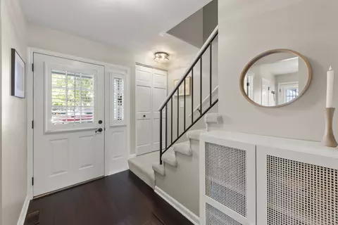 Entry Way - 1056 Devonshire Ave, Naperville, IL 60540 photo 2 of 2