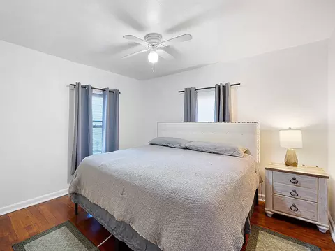 Bedroom - 281 E North End Ave, Elmhurst, IL 60126 photo 1 of 2