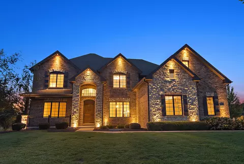 22018 Mary Dr, Frankfort, IL 60423