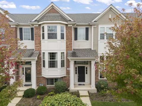 28 W068 Shelburne Farms Dr, Winfield, IL 60190