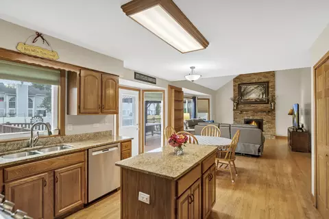 560 Valleyview Dr, Bartlett, IL 60103 photo 22