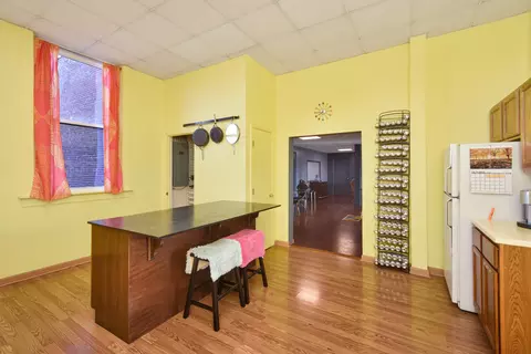Kitchen - 113 N Kickapoo St, Lincoln, IL 62656 photo 2 of 5
