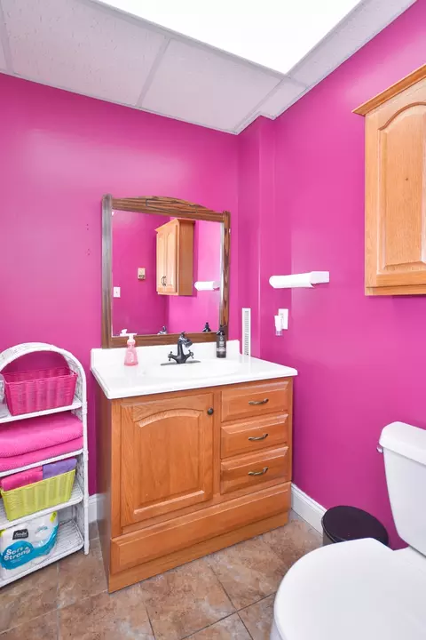 Bath - 113 N Kickapoo St, Lincoln, IL 62656 photo 1 of 6