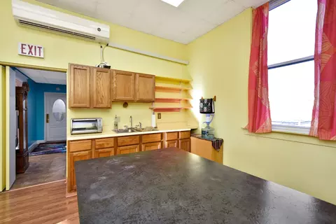 Kitchen - 113 N Kickapoo St, Lincoln, IL 62656 photo 3 of 5