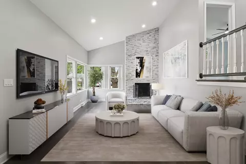 333 Elm St, Glen Ellyn, IL 60137