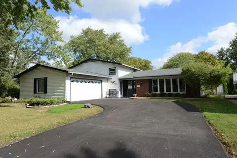 7837 Huntington Cir, Hanover Park, IL 60133