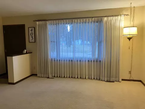 Living - 403 E Park St, Morrison, IL 61270 photo 2 of 4