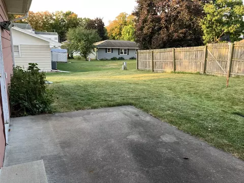 Exterior - 403 E Park St, Morrison, IL 61270 photo 6 of 6