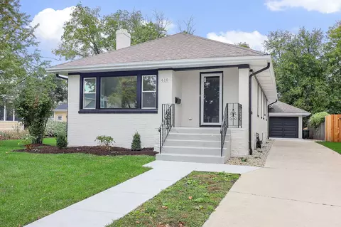 610 Pleasant Ave, Glen Ellyn, IL 60137