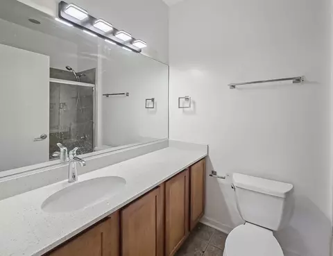 Bath - 2415 W 32nd Pl, Chicago, IL 60608 photo 2 of 5