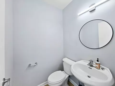 Bath - 2415 W 32nd Pl, Chicago, IL 60608 photo 1 of 5