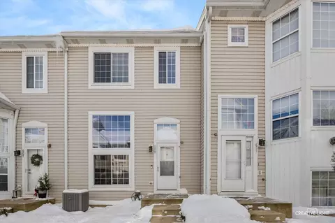 609 Hidden Creek Ln #609, North Aurora, IL 60542
