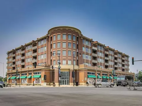6000 N Cicero Ave #215, Chicago, IL 60646