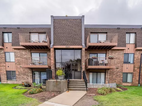620 Tralee Ct #3B, Schaumburg, IL 60193