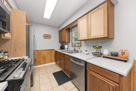 Kitchen - 115 Shadowbrook Dr, Capron, IL 61012 photo 2 of 2