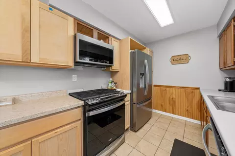Kitchen - 115 Shadowbrook Dr, Capron, IL 61012 photo 1 of 2