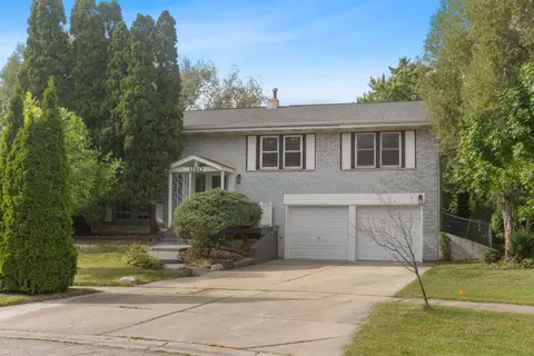 1180 Cobble Hill Ct, Hoffman Estates, IL 60169