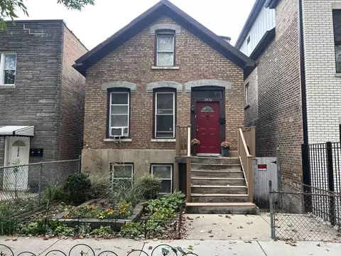 2434 W Thomas St, Chicago, IL 60622