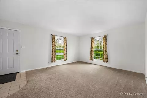 Living - 20 Red Oak Trl, Cary, IL 60013 photo 2 of 2