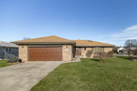 12680 Rosewood Ct, Saint John, IN 46373