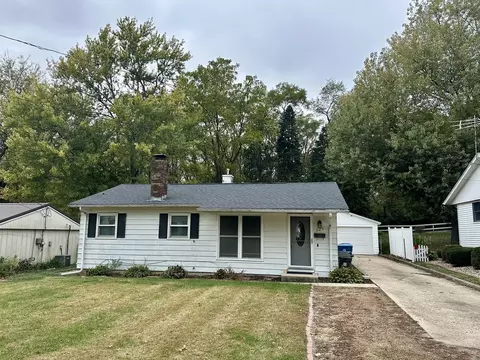 925 Assembly Pl, Dixon, IL 61021