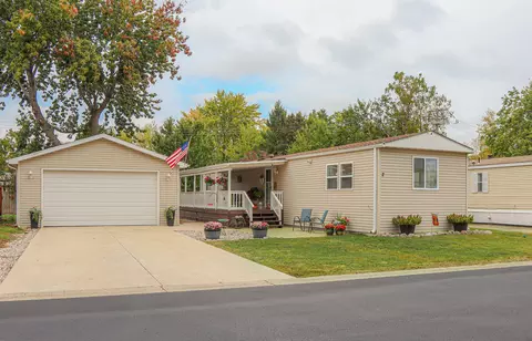 2 Countryside Estates Dr, Sandwich, IL 60548