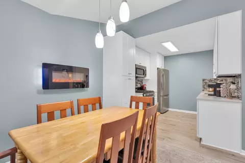 Dining - 759 Sterling Ct #A2, Bartlett, IL 60103 photo 2 of 2