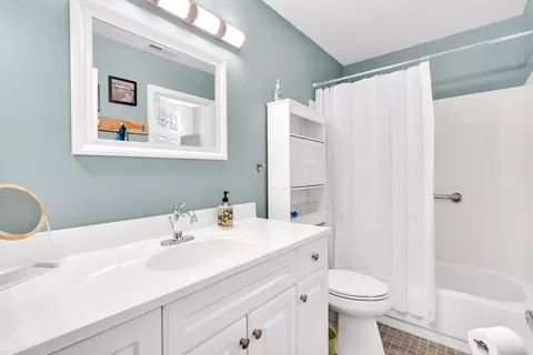 Bath - 759 Sterling Ct #A2, Bartlett, IL 60103 photo 1 of 1