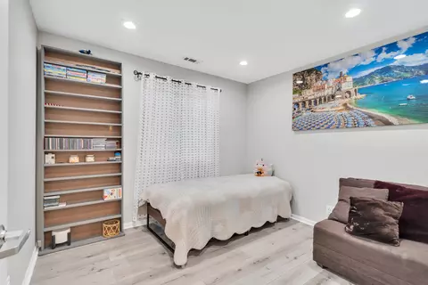 Bedroom - 759 Sterling Ct #A2, Bartlett, IL 60103 photo 4 of 5