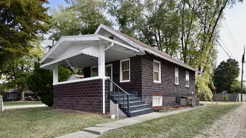 116 N Maple St, Clinton, IL 61727