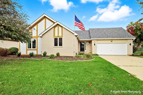3402 W Bretons Dr, Mchenry, IL 60050