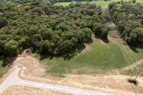 5910 Orchards Edge Ln, Quincy, IL 62305
