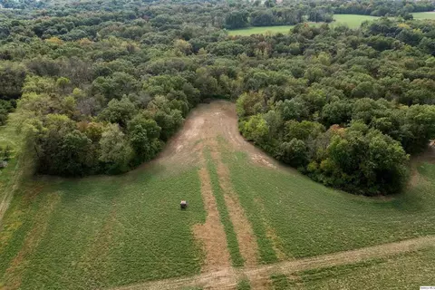 6000 Orchards Edge Ln, Quincy, IL 62305