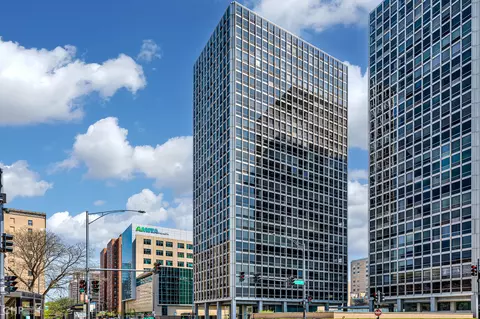 340 W Diversey Pkwy #1616, Chicago, IL 60657
