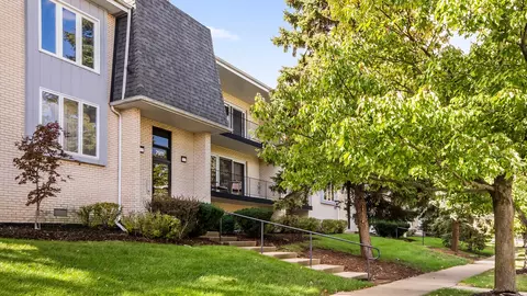 7911 W 157th St #2W, Orland Park, IL 60462