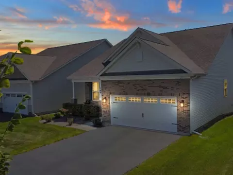 769 W Fairway Dr, Addison, IL 60101