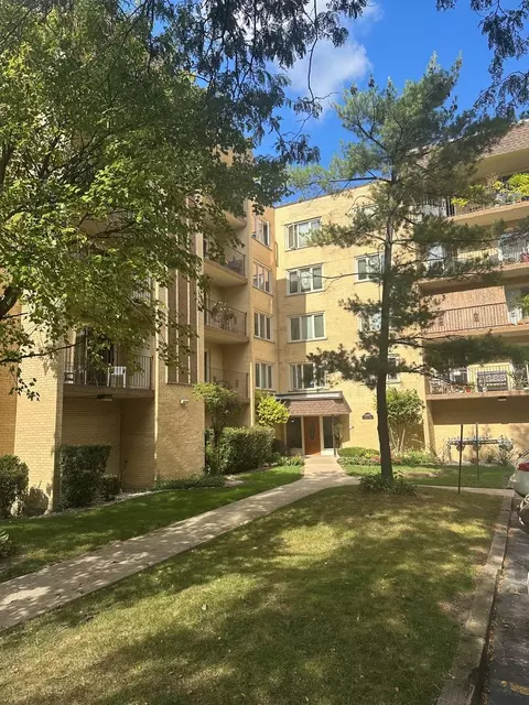 6460 W Belle Plaine Ave #407, Chicago, IL 60634