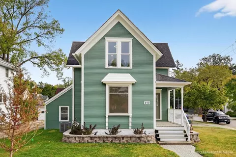 102 Center St, Algonquin, IL 60102