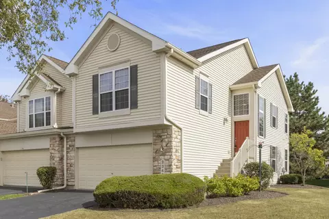 2348 Georgetown Ct, Aurora, IL 60503