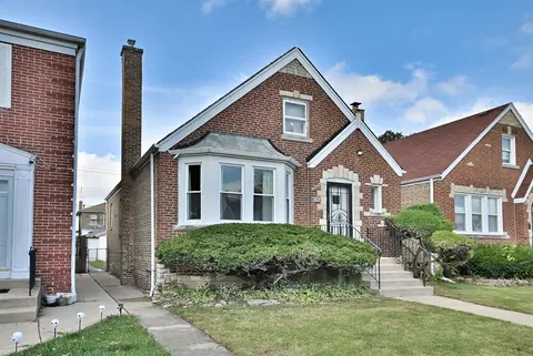 2852 N Meade Ave, Chicago, IL 60634