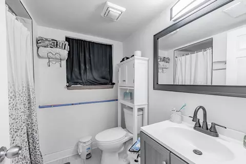 Bath - 7747 W 62nd St, Summit, IL 60501 photo 2 of 2