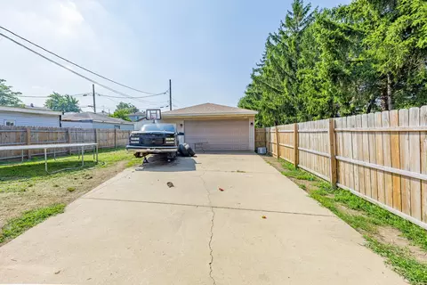 Exterior - 7747 W 62nd St, Summit, IL 60501 photo 5 of 6