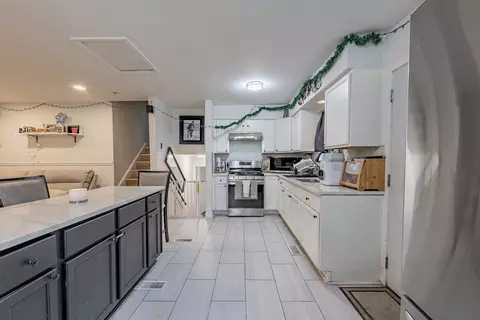 Kitchen - 7747 W 62nd St, Summit, IL 60501 photo 3 of 3