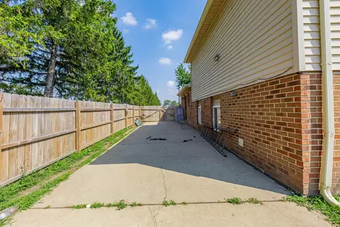 Exterior - 7747 W 62nd St, Summit, IL 60501 photo 3 of 6