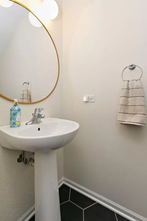 Bath - 2435 Emily Ln, Elgin, IL 60124 photo 1 of 3