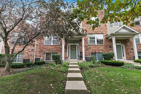 2435 Emily Ln, Elgin, IL 60124