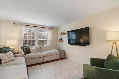 Living - 2435 Emily Ln, Elgin, IL 60124 photo 1 of 2
