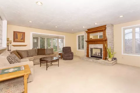 1909 Marzel Dr, Bloomington, IL 61701 photo 8