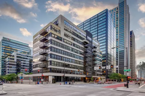 130 S Canal St #9B, Chicago, IL 60606
